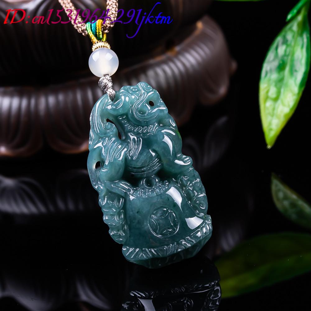 Burmese Jadeite Pixiu Pendant  - Vintage Fashion Designer recension och pris