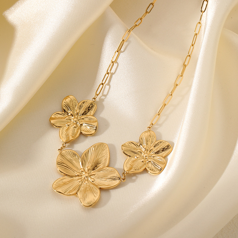 Gold Fashion Vintage Flower Pe - Vintage Fashion Trends 2025 recension och pris