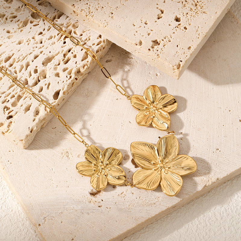 Gold Fashion Vintage Flower Pe - Vintage Fashion Trends 2025 recension och pris